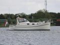 Menorquin MY 120 Open Kabinski brod