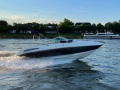 Chaparral 325 SSI Sport boat