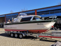 Explorer 22 Cabin cruiser