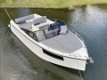 Manara 750 Pleasure Deck boat
