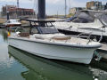 Nimbus T8 Motor yacht