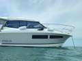 Jeanneau NC 9 Kajuitboot