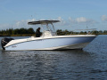 Boston Whaler 270 Outrage Sport boat