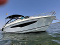 Parker 850 Voyager Cabin cruiser