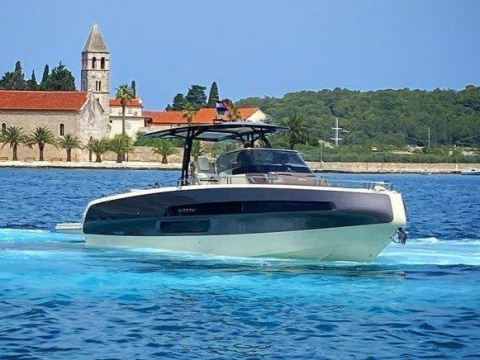2022 Invictus GT370 zu verkaufen