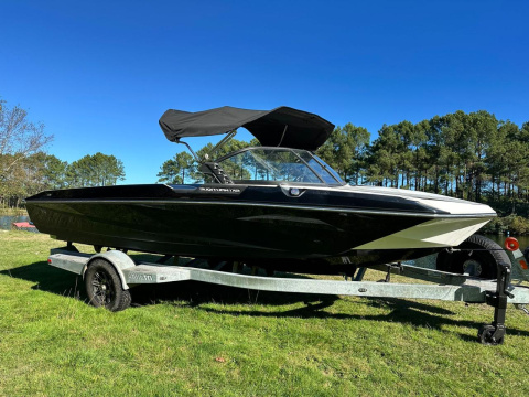 Nautique Carbon