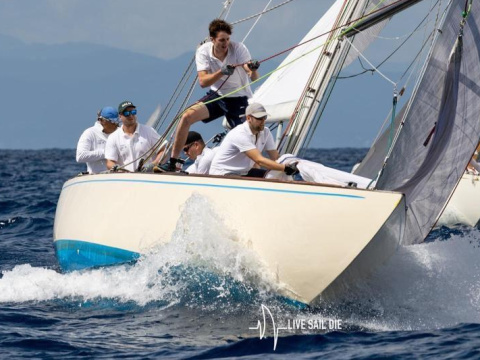 Max Creese 8mR - Design: Bjarne Aas