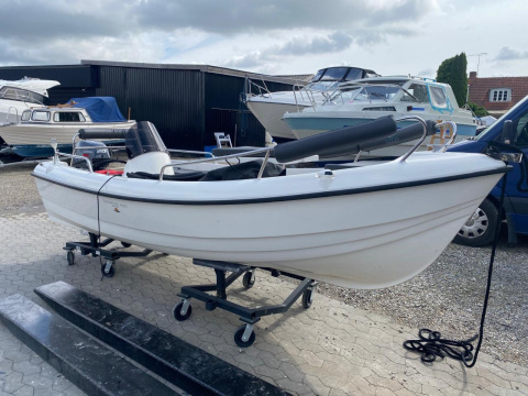 Sunrise Yacht  400 Open