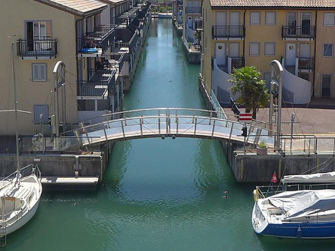 Marina-Wohnung mit Bootsliegeplatz 9×3 m