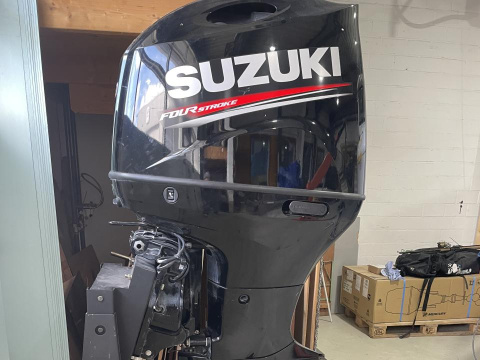 Suzuki DF200A