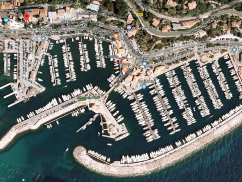 Place de port de 13m par 4.00m au Lavand