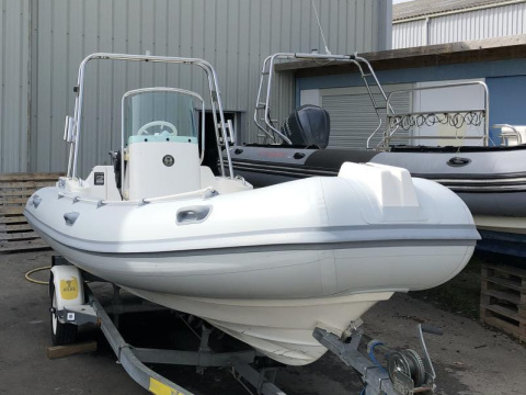 Silver Marine Albatross 560
