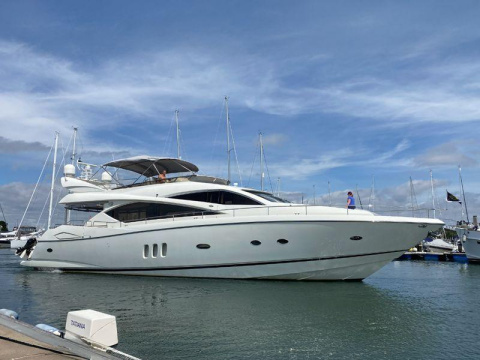 Sunseeker 75 Yacht