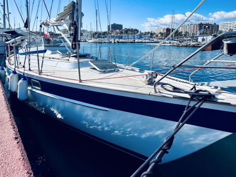 Hallberg-Rassy 352