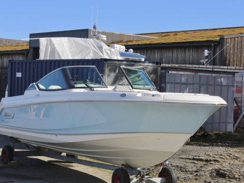Boston Whaler 240 Vantage