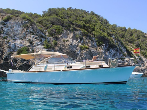Grand Banks 38 eastbay express 38
