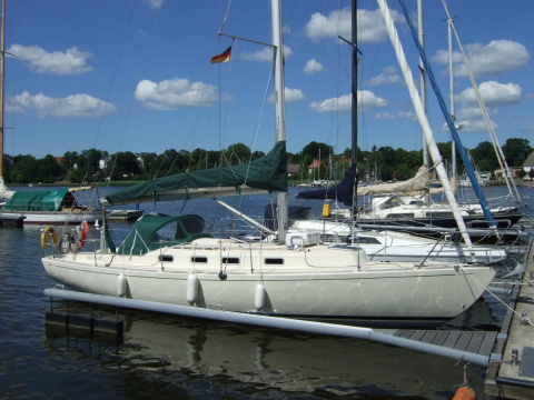 British Hunter Boats Mystery 35