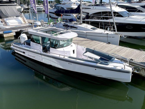 Axopar 28 Cabin