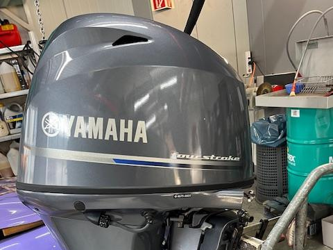 Yamaha F50