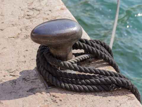 Ricerca ormeggio lago Maggiore o Lugano
