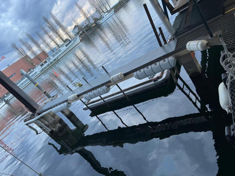 Place sous couvert au port du nid-du-Crô