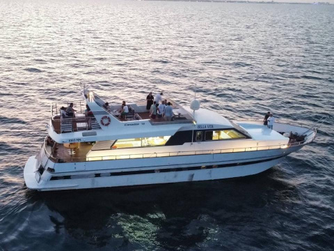 Canados Flybridge 75