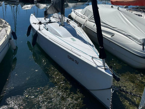 Esse 850 with Mooring spot Lutry