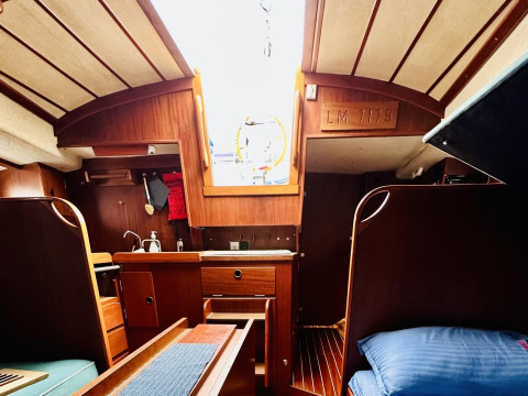 Hallberg-Rassy 352