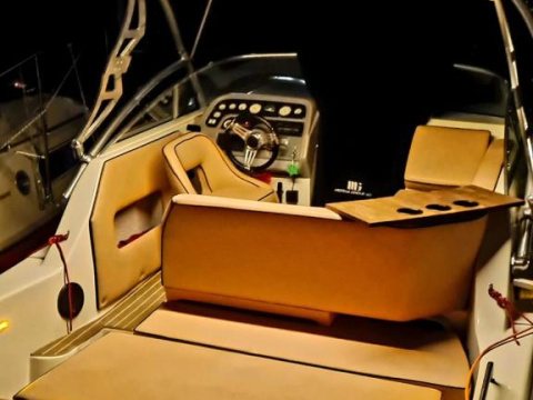 Rinker Fiesta VEE 260