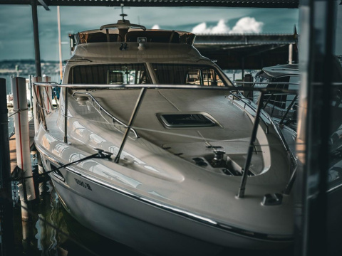Sealine F44
