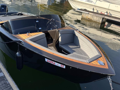 VTS Boats Flying Shark 5.7 Bowrider Capri