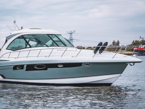 Formula 45 Yacht