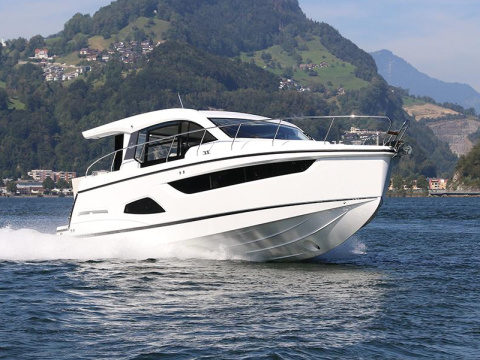 Sealine C390