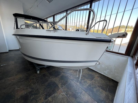 Quicksilver 555 BOWRIDER