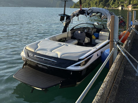 Malibu 247 LSV
