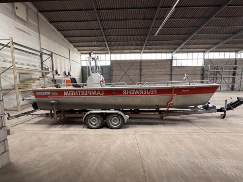 Barro Landungsboot mit Bugklappe