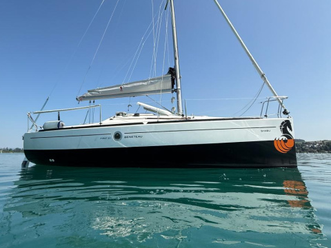 Beneteau First 211 –
