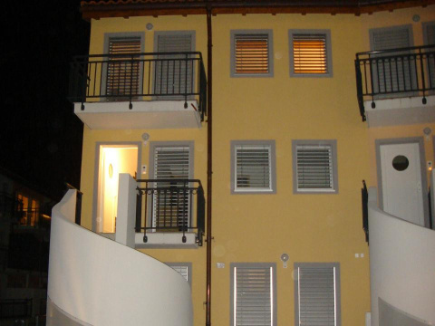 2 1/2 Zimmerwohnung mit Bootsplatz