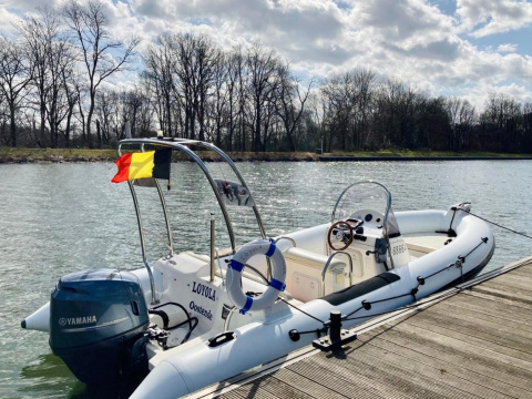 Silver Marine Phoenix 610