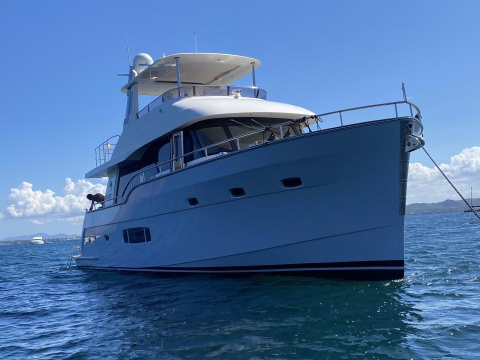 Outer Reef Trident 620