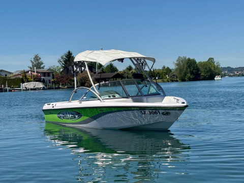 Correct Craft Super Air Nautique 210 TE