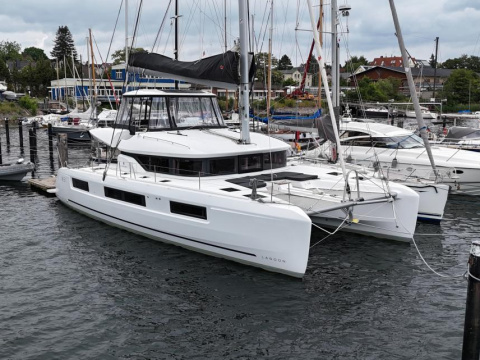 Lagoon 51