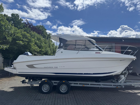Beneteau Antares 780 med 225 hk Yamaha-EFI 4 takt