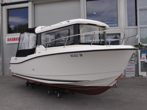 Quicksilver 675 Pilothouse