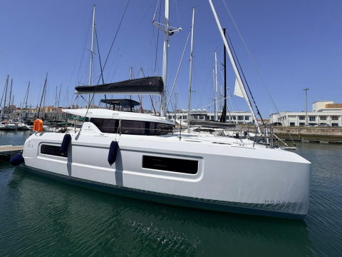 Lagoon 38