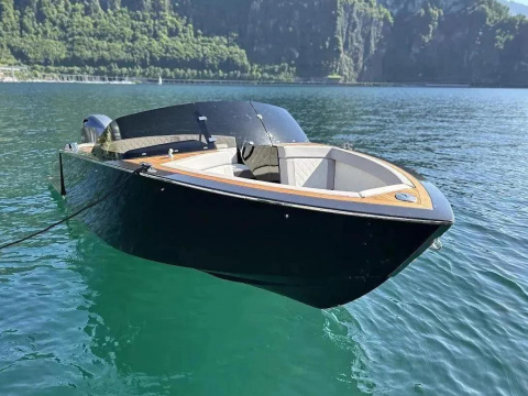 VTS Boats Flying Shark 5.7 Black Capri