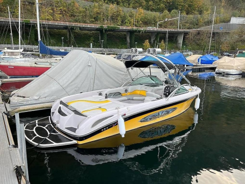 Correct Craft Super Air Nautique 210