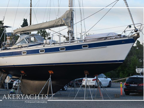 Hallberg-Rassy 382
