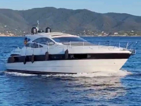 Pershing 50'