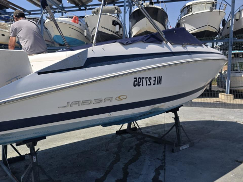 Regal 2250 cuddy